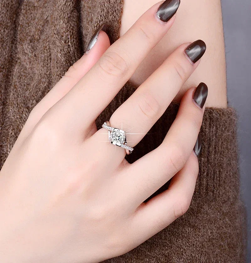 Pierścionek zaręczynowy z Moissanitem 0.5/1ct z Platyny PT950