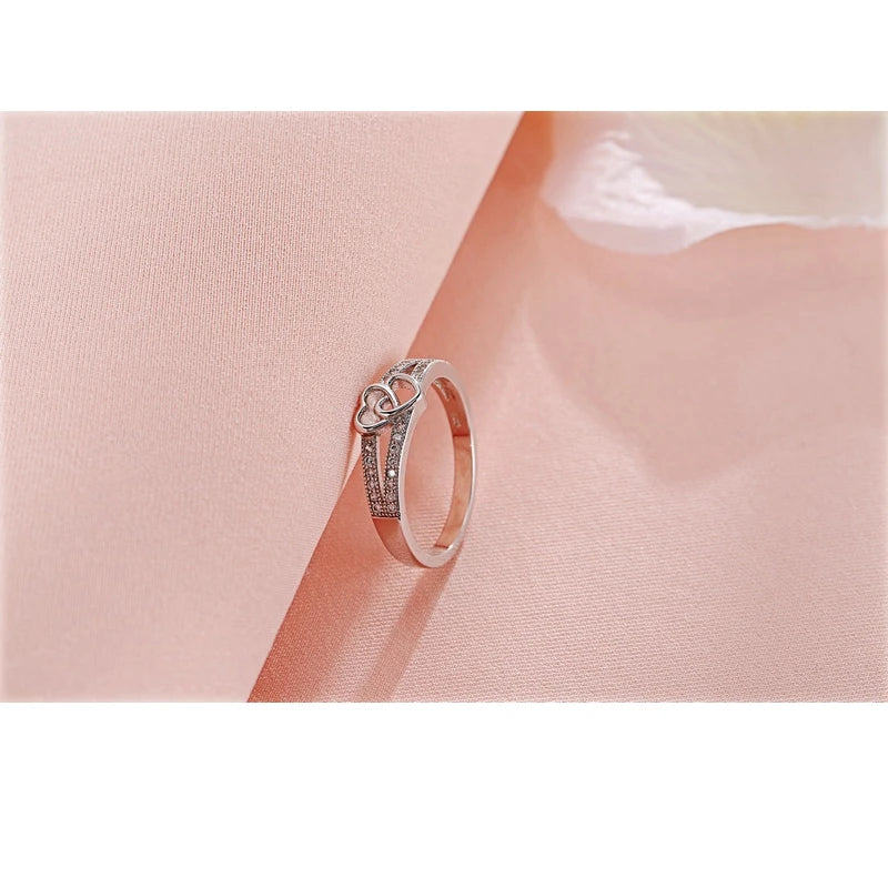 Pierścionek Srebrny ze Splecionymi Sercami