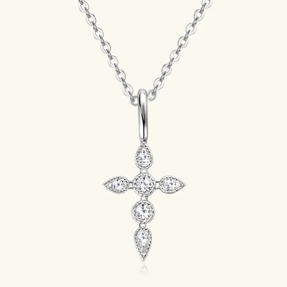 Naszyjnik z zawieszką w kształcie krzyżyka pozłacany z moissanitem
