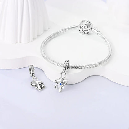 Zawieszka Srebrna w Kształcie Krzyża Ankh i Oka Horusa.